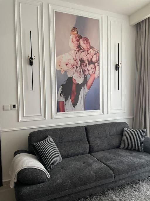 Appartamento New Luxury Modern Canal View. Dubai Esterno foto