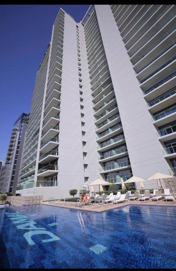 Appartamento New Luxury Modern Canal View. Dubai Esterno foto