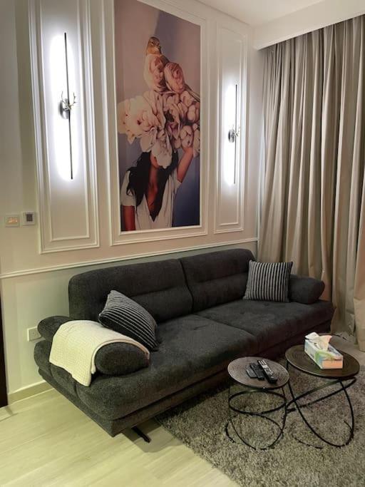 Appartamento New Luxury Modern Canal View. Dubai Esterno foto