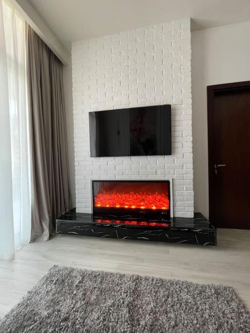 Appartamento New Luxury Modern Canal View. Dubai Esterno foto
