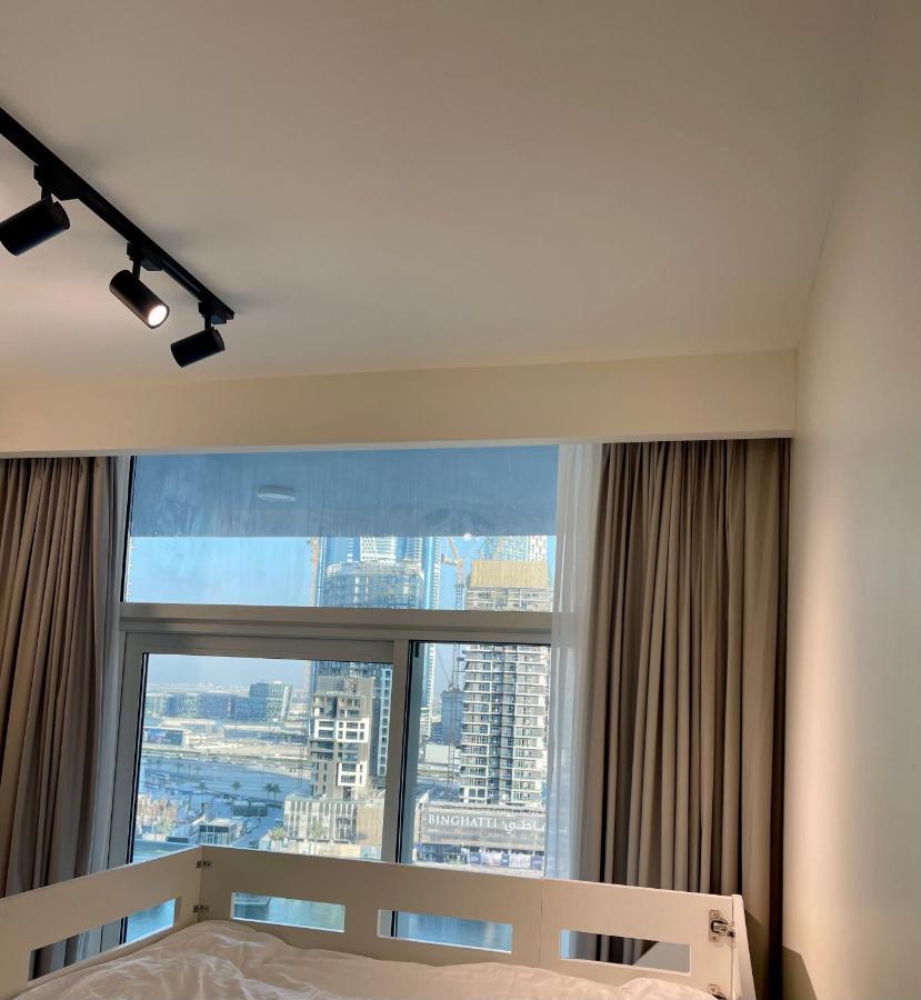 Appartamento New Luxury Modern Canal View. Dubai Esterno foto