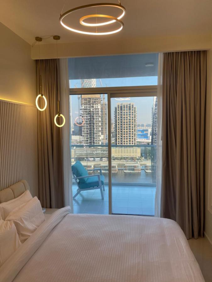 Appartamento New Luxury Modern Canal View. Dubai Esterno foto